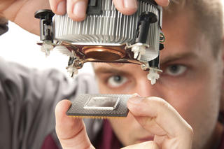 Plus de 300 lycéens se retrouvent pour défendre leur invention à la finale 2012 des Olympiades de sciences de l'ingénieur