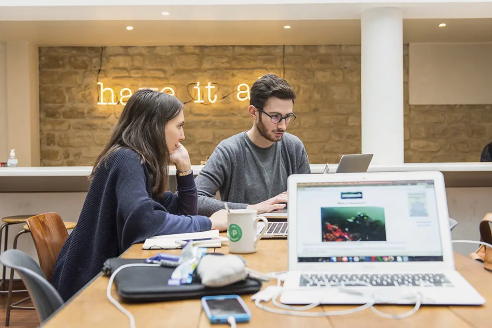 L'atrium de l'incubateur de la start-up 