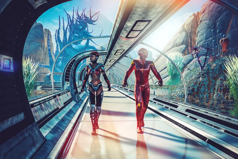 Deux personnages de science fiction marchent dans un tunnel de verre. A l'extérieur on voit un décor composé de plantes gigantestques