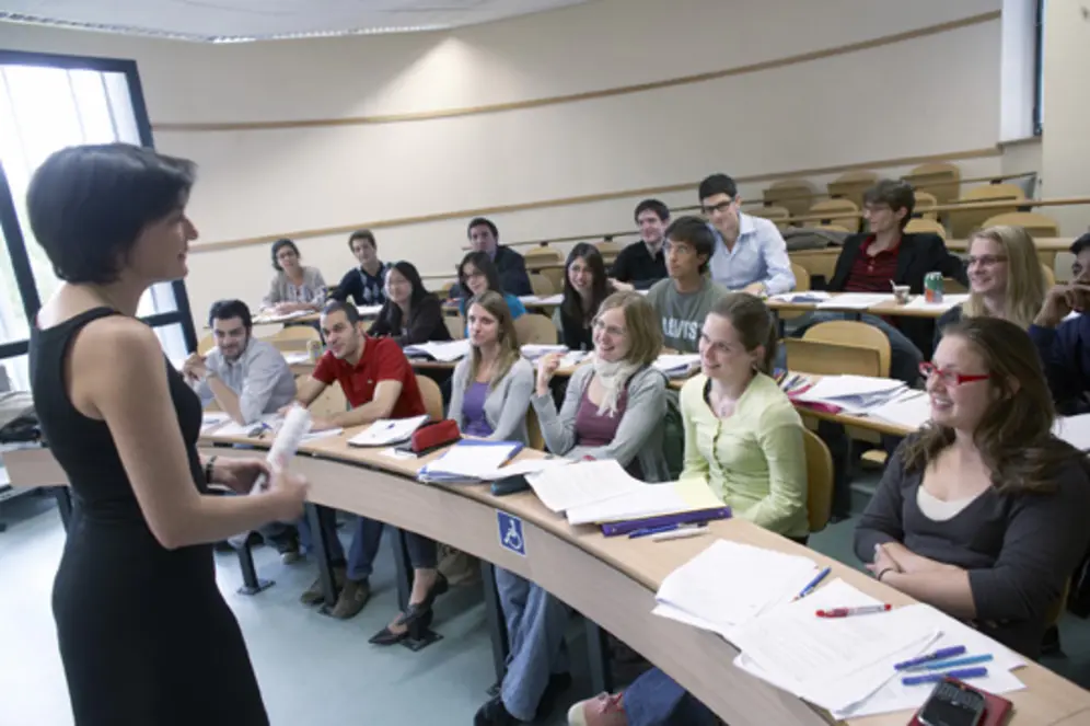 Les écoles de commerce évoluent très vite. Les questions à se poser avant d'y entrer