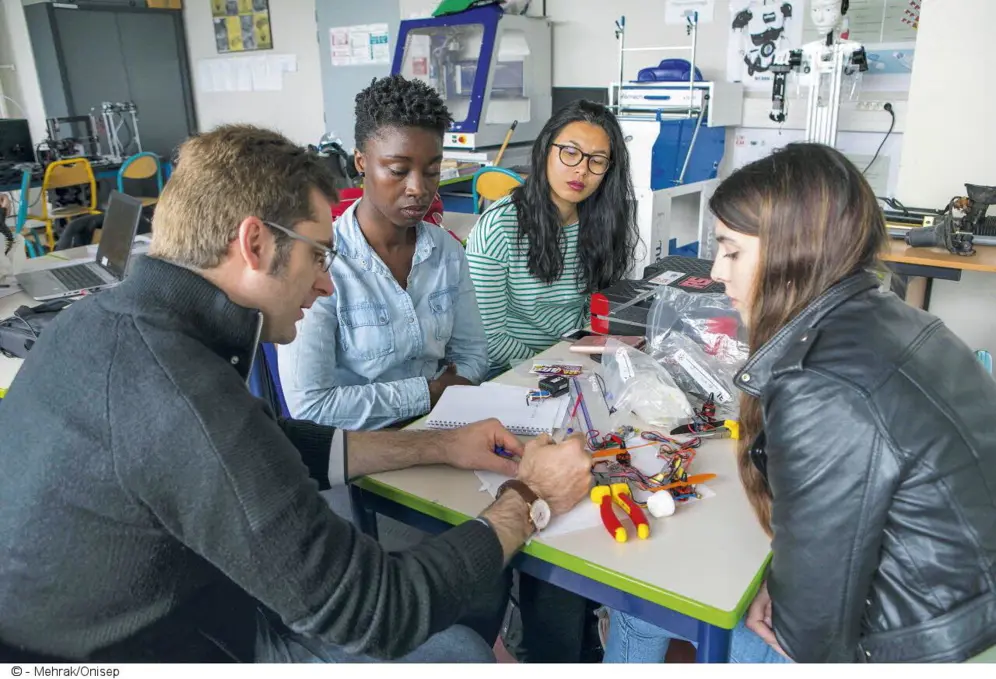 TP projet de conception en 2ème année de cycle ingénieur orienté en génie mécanique à l'Ecole Supérieure d'Ingénieurs de l'Université Paris-Est Marne-la-Vallée (Esipe)